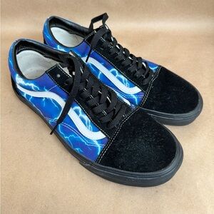 Vans Old Skool Blue and Black Suede Lightning Low Top Sneakers. Men’s US 10